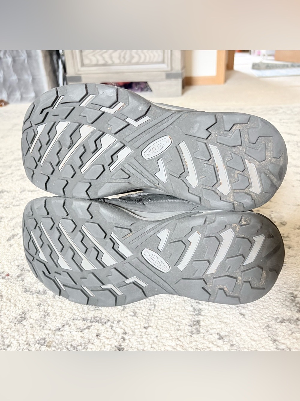 Keen Men's Black Gray Low-Cut Hiking Boots - Picture 6 of 6
